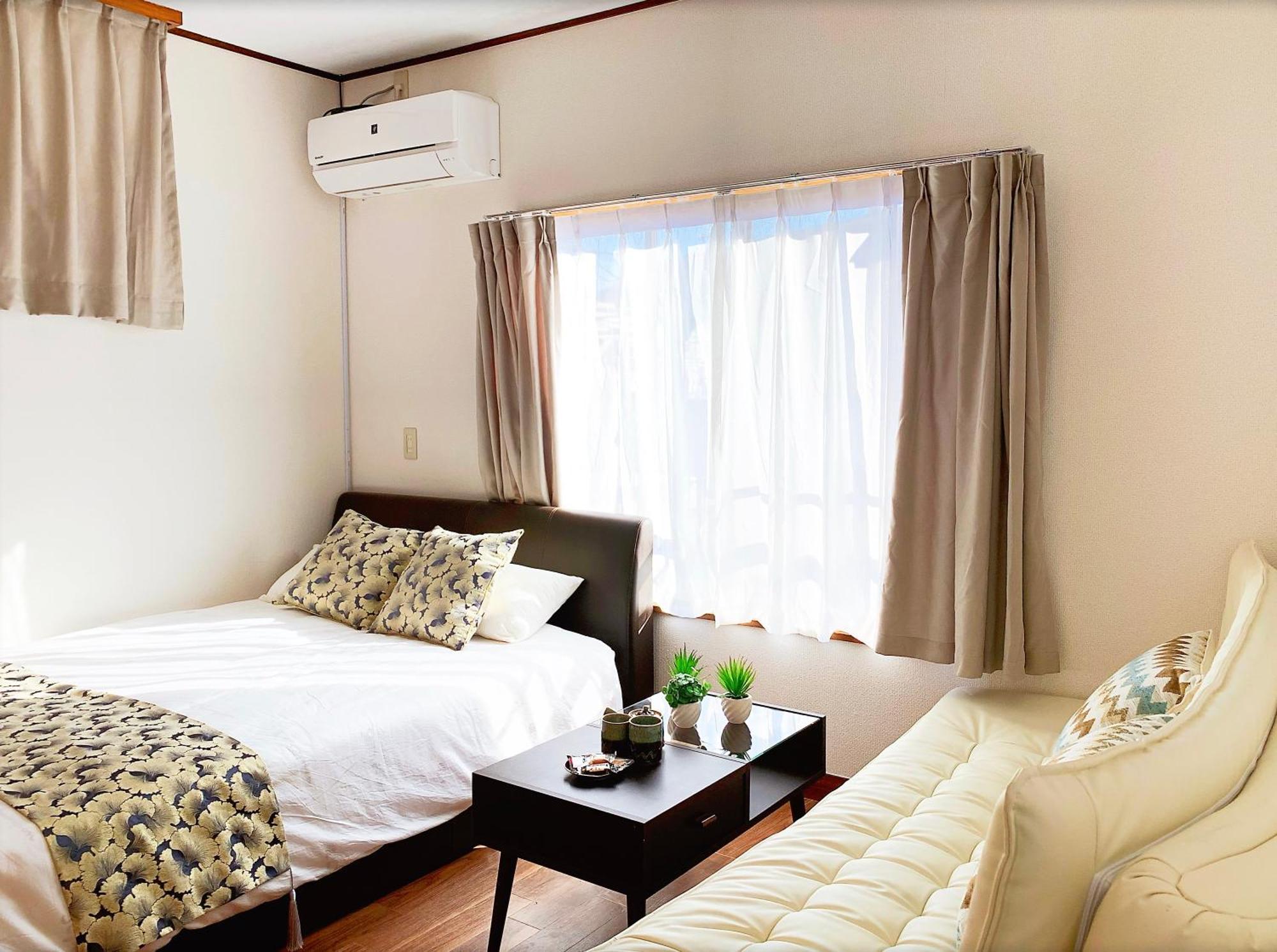 Pensión Tokyo/shinjuku & Shibuya 10mins/5mins Walk To Subway Stiaon/kichijoji 15mins/shimokitazawa 5mins/louis House *